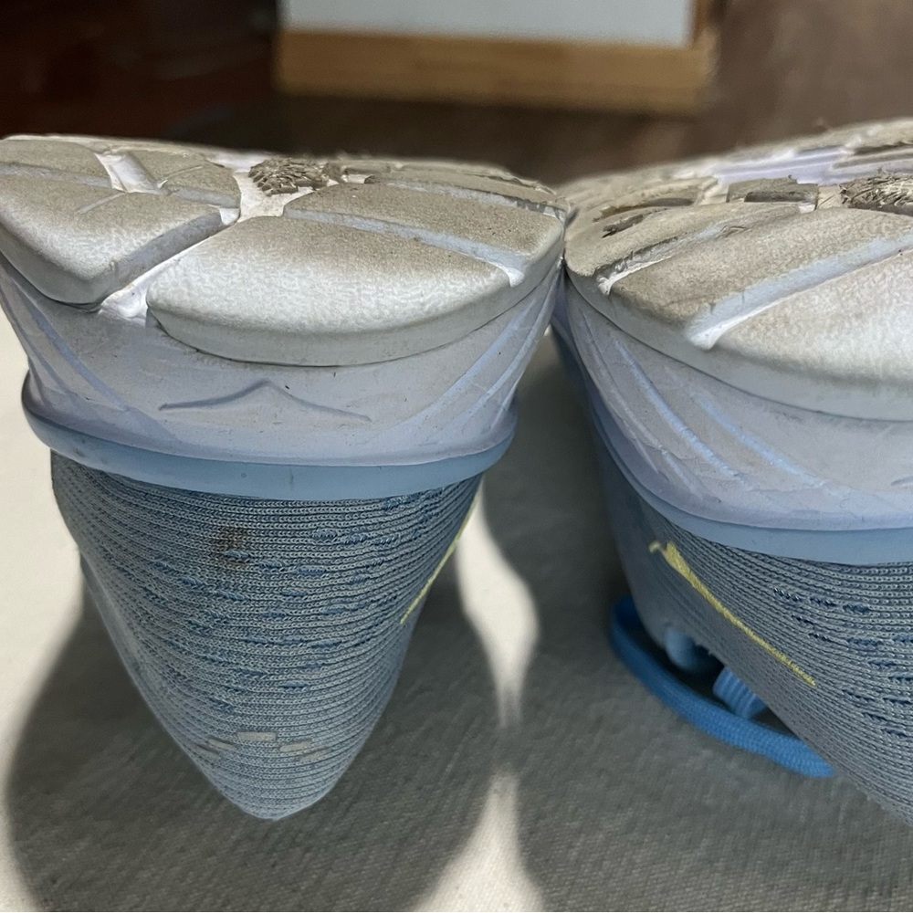 Hoka Sz 91/2 - Picture 2 of 12